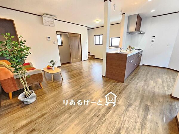 ＬＤＫ16．7帖：清潔感があり、明るく落ち着いた雰囲気の室内空間！