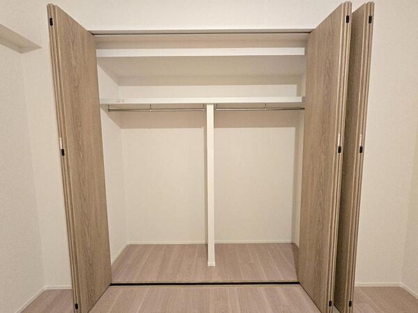 納戸6．6帖：収納もしっかり充実してますね