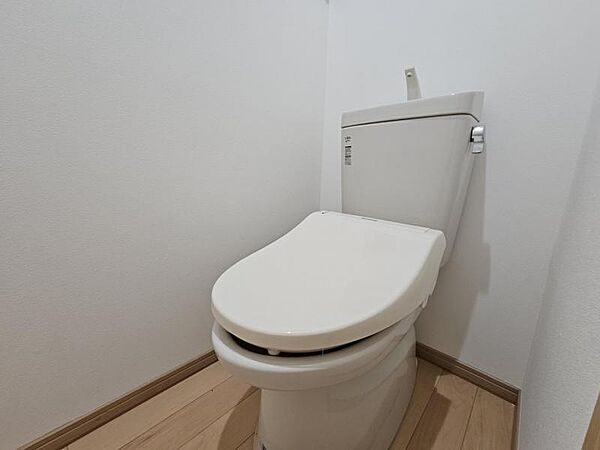 トイレが2ヶ所にあるので複数人でも快適に暮らせます