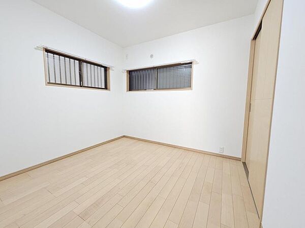 洋室4．5帖：リモートワークにもピッタリな広さのお部屋ですね！