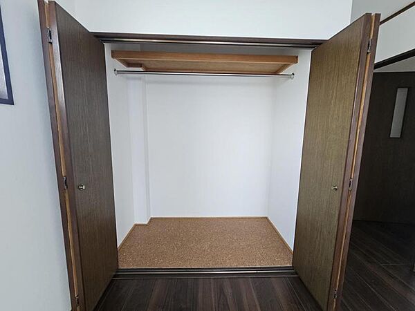 和室8帖：収納たっぷりでお部屋がどんどん片付きますね！！