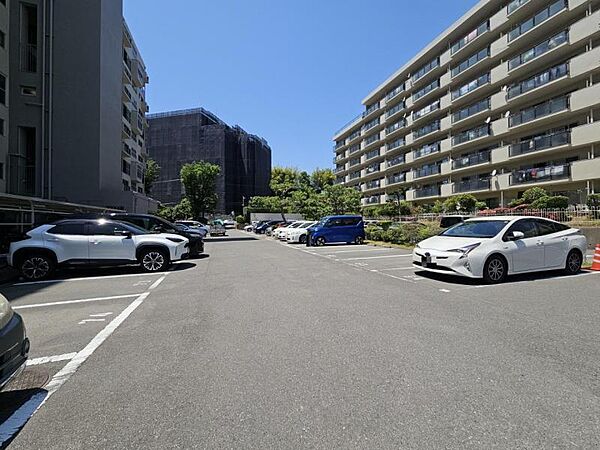 ゆったりとした敷地内駐車場で駐車もらくらく！
