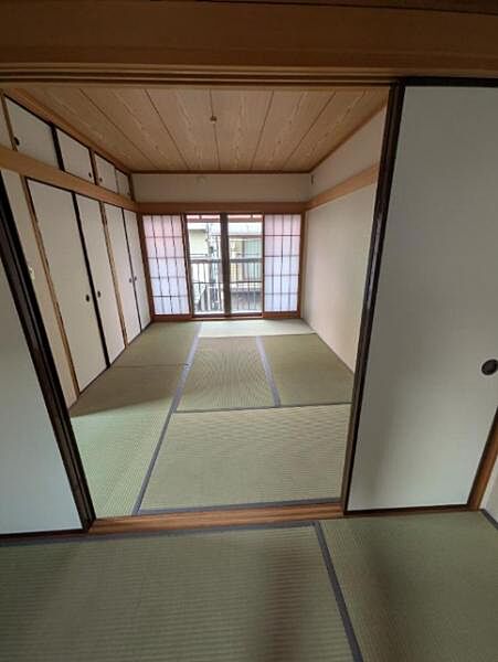 和室：過ぎ行く時間をゆったりと感じていただける落ち着いた和の空間♪
