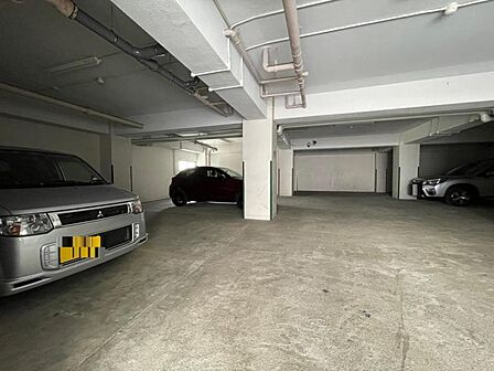 広めの駐車場で車庫入れが楽々ですね♪
