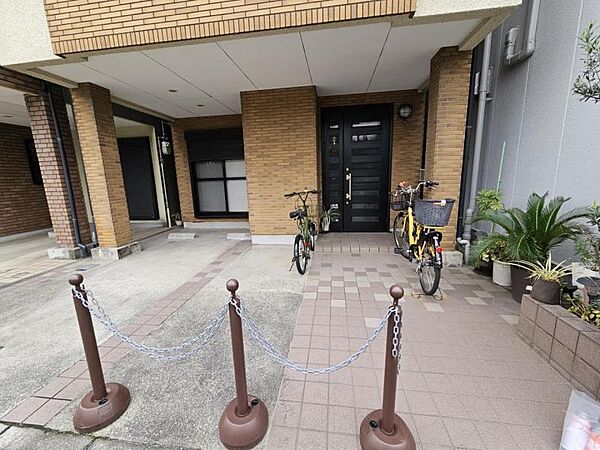 すっきりとした玄関は気持ちよく、お客様をお迎えできそうですね