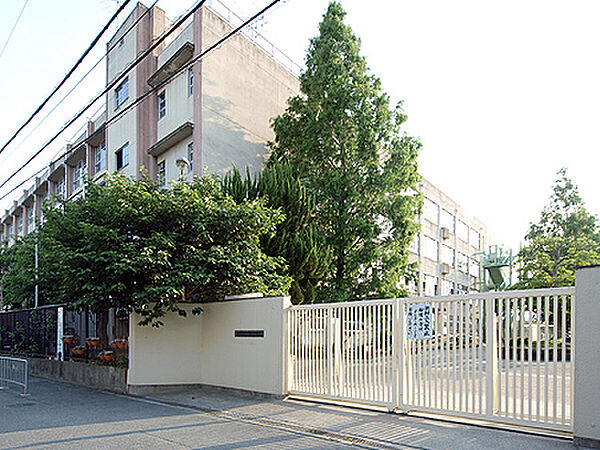 若江中学校