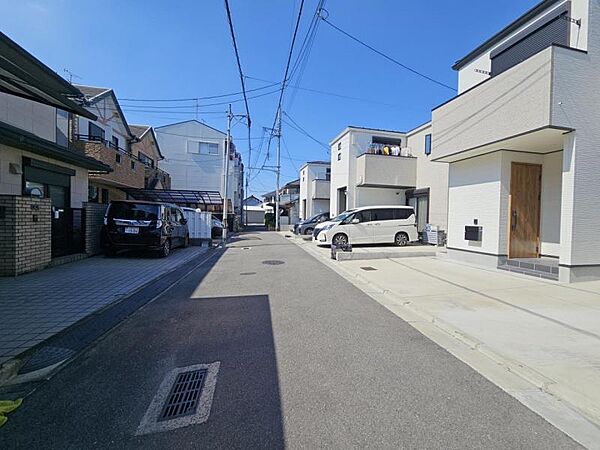 交通量の少ない前面道路で安心ですね☆