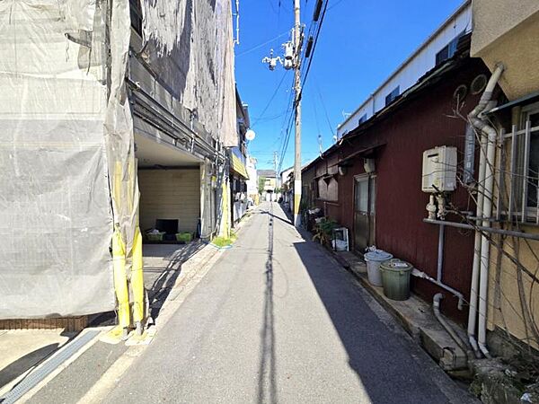 車通りの少ない前面道路でお子様にも安心。