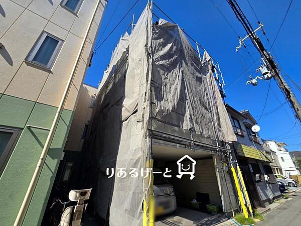 周りには高い建物がなく、空が広く感じられる立地！