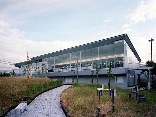大東市立西部図書館