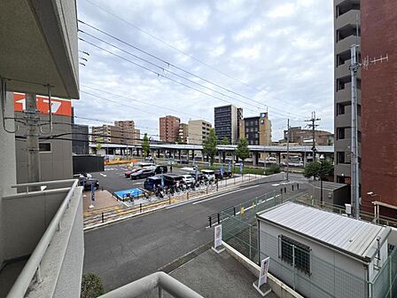 周囲に高い建物はなく、眺望良好ですよ!