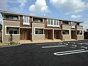 教育大前駅より徒歩8分 築7年 2階建の賃貸物件