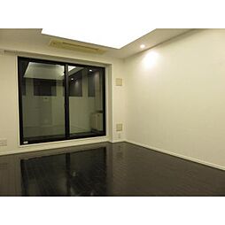 プライマル新宿若松町 0505 5階1Kの室内