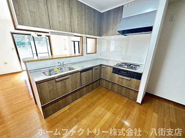 1Fキッチン　内外装リフォーム済（2023年10月）　二世帯住宅　エレベーター付