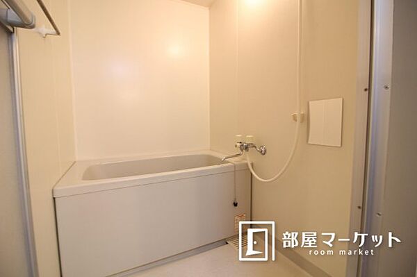 画像16:浴室