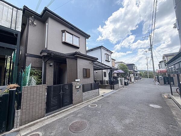 車通りも少なく、道路幅もしっかり確保されてますので駐車の心配もいりません