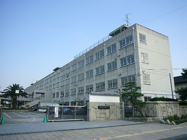 高槻市立第一中学校（1340m）