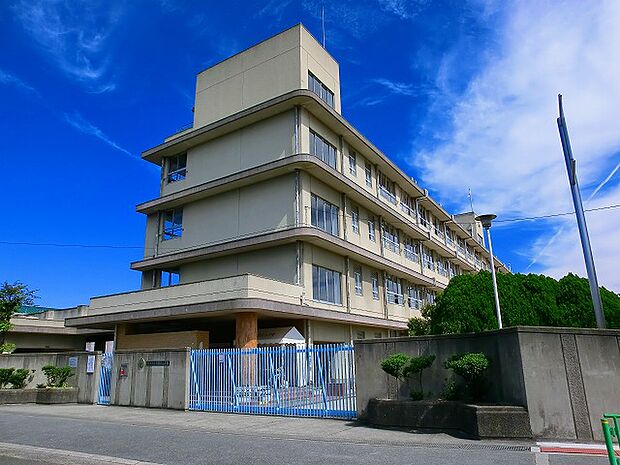 茨木市立東奈良小学校（1089m）