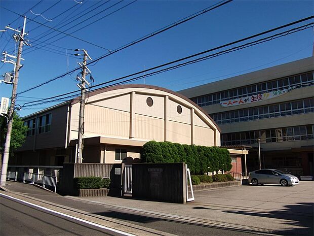茨木市立西陵中学校（1613m）