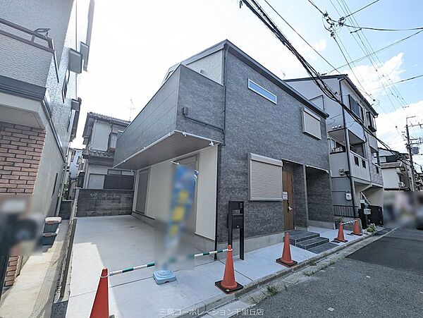 外観：327001690039