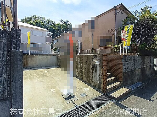 ■現地/【建築条件なし】メーカー指定なし。34坪の整形地に、あなただけの『こだわり』を。