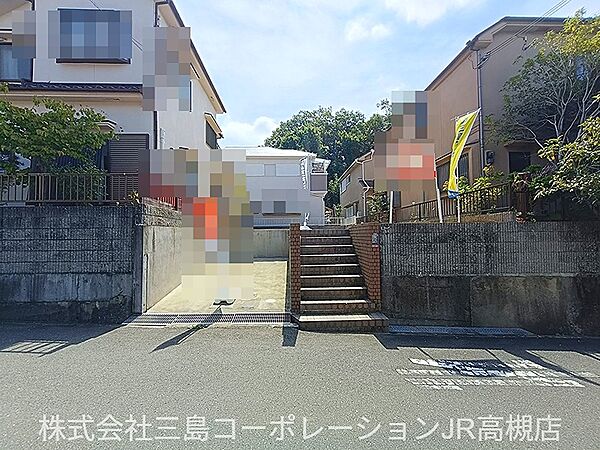 ■現地/【建築条件なし】メーカー指定なし。34坪の整形地に、あなただけの『こだわり』を。