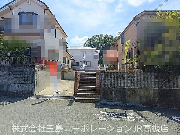■現地/土地面積約34坪/【建築条件なし】メーカー指定なし。34坪の整形地に、あなただけの『こだわり』を。