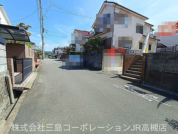 ■現地（前面道路含む）/バス停「寺谷町」徒歩約4分・JR「高槻」駅バス約11分。