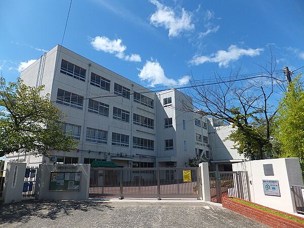 高槻市立津之江小学校（550m）