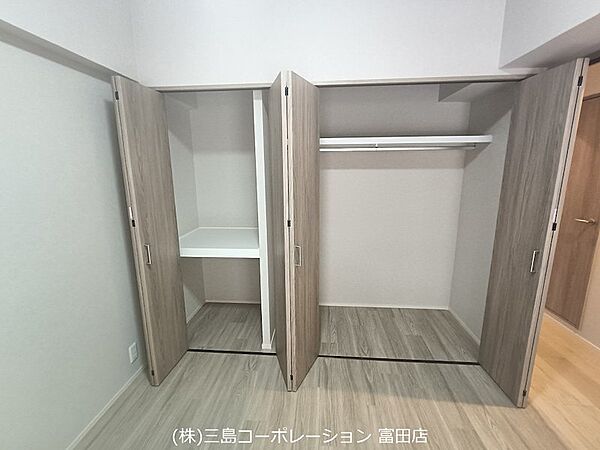 たっぷり収納できるクローゼットで、お部屋をすっきりと使えます。整理整頓がしやすく、快適な暮らしをサポートします。