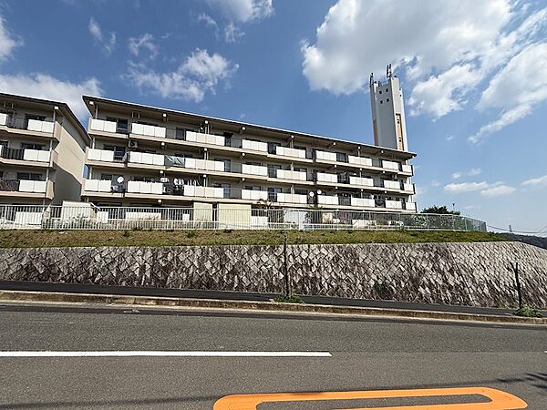 南側からの外観