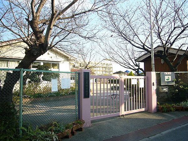 高槻市立高槻幼稚園（114m）