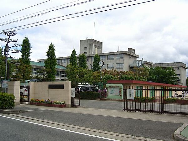 摂津市立第三中学校（777m）