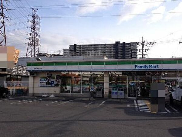 ファミリーマート 高槻大塚町三丁目店（309m）