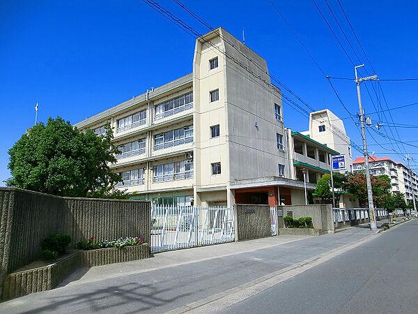 茨木市立平田中学校（650m）