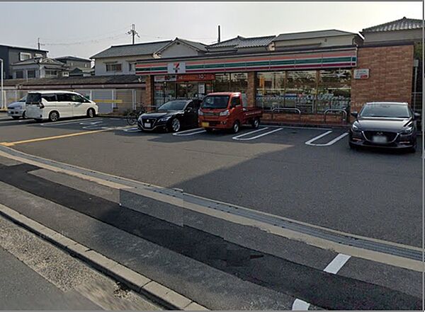セブンイレブン 高槻体育館前店（205m）