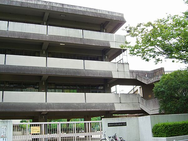 吹田市立西山田小学校（368m）