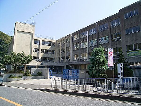 島本町立第二中学校（943m）