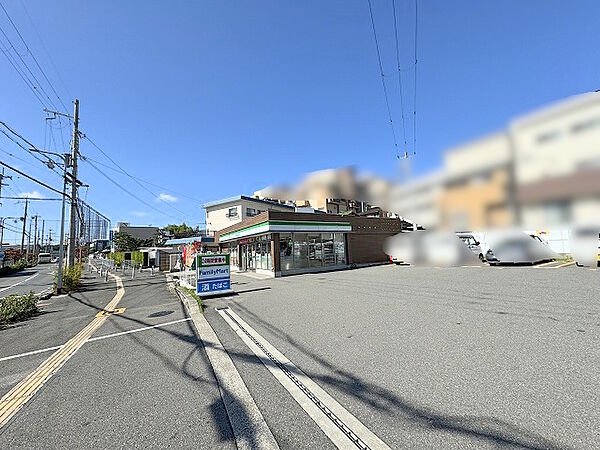 ファミリーマート 高槻塚原一丁目店（88m）