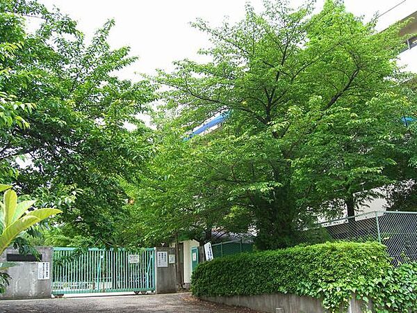 吹田市立山田第三小学校（1022m）