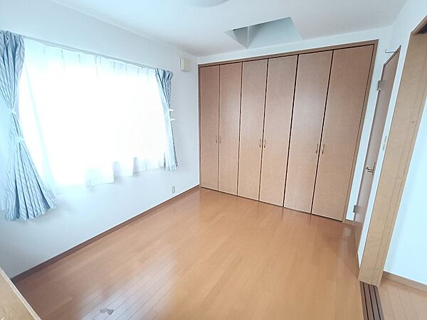 3階　6帖の洋室