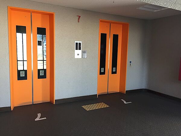 エレベーター2基