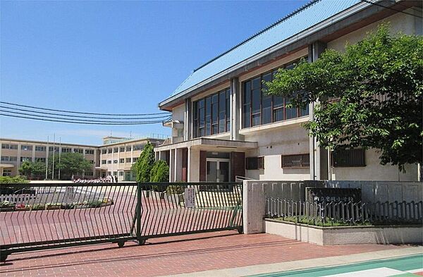 忠岡町立東忠岡小学校（1533m）