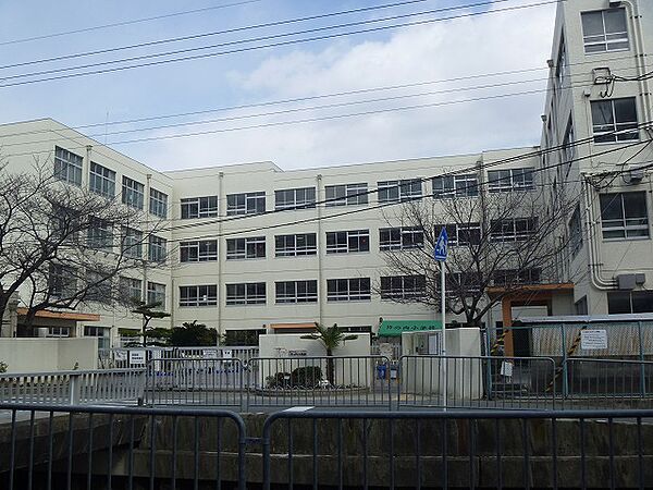 高槻市立竹の内小学校（450m）