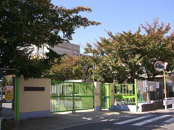 摂津市立摂津小学校（478m）