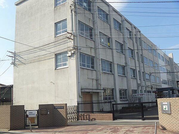 高槻市立第六中学校（533m）