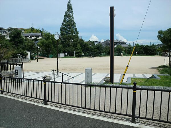 春日丘公園（1210m）