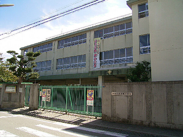 茨木市立安威小学校（938m）