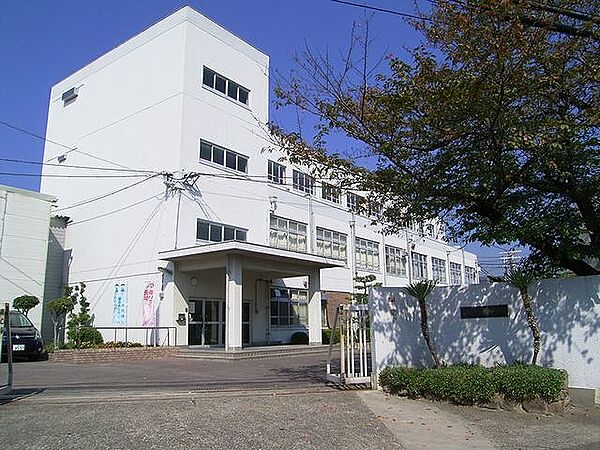高槻市立五領中学校（1859m）
