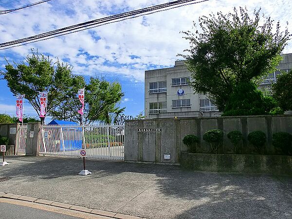 茨木市立白川小学校（500m）